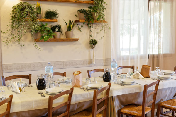 La sala al agriturismo in Sardegna
